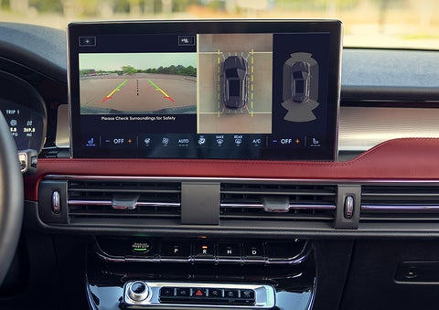 The driver of a 2024 Lincoln Corsair® SUV is shown selecting the drive mode. | Casa Lincoln in El Paso TX