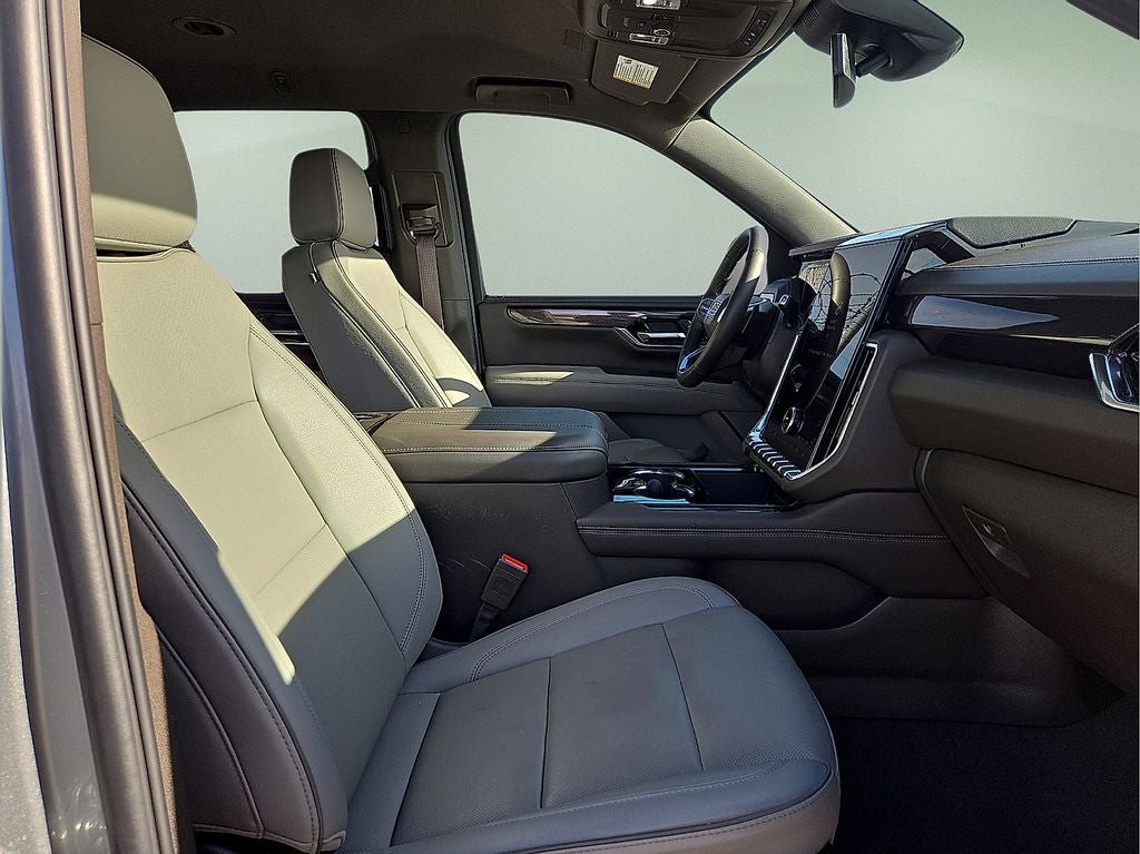 2025 GMC Yukon Elevation