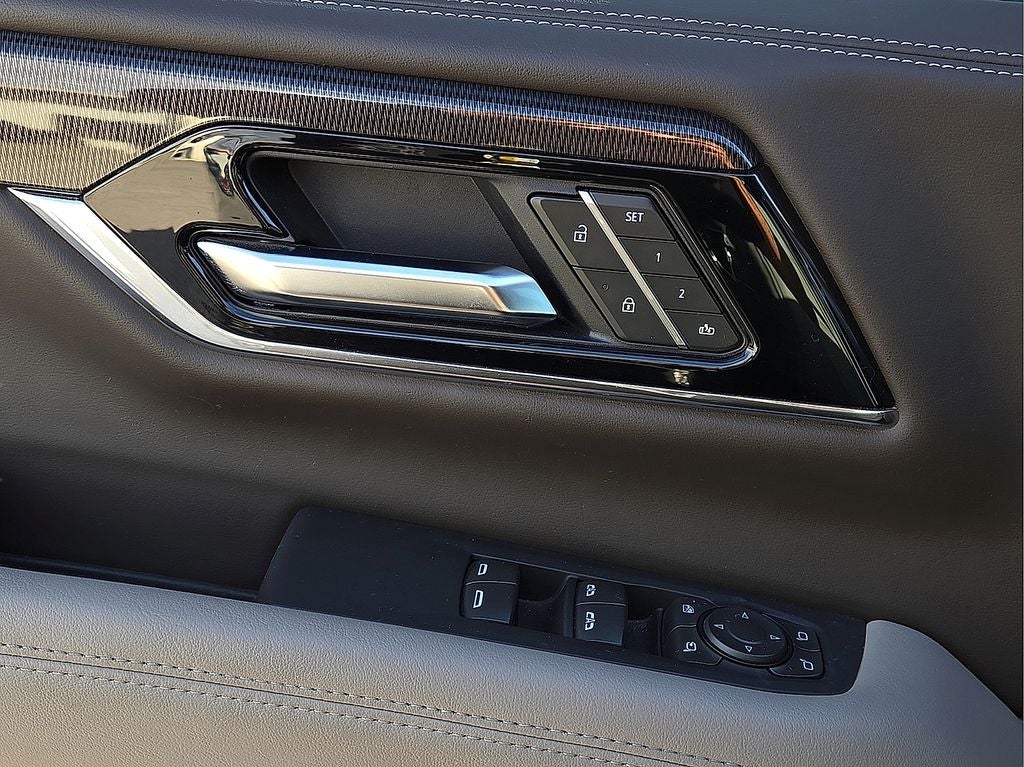 2025 GMC Yukon Elevation