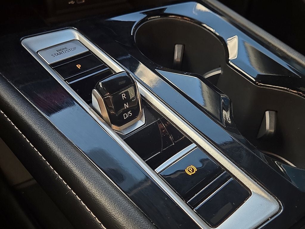 2024 Volkswagen Atlas Cross Sport 2.0T SEL Premium R-Line