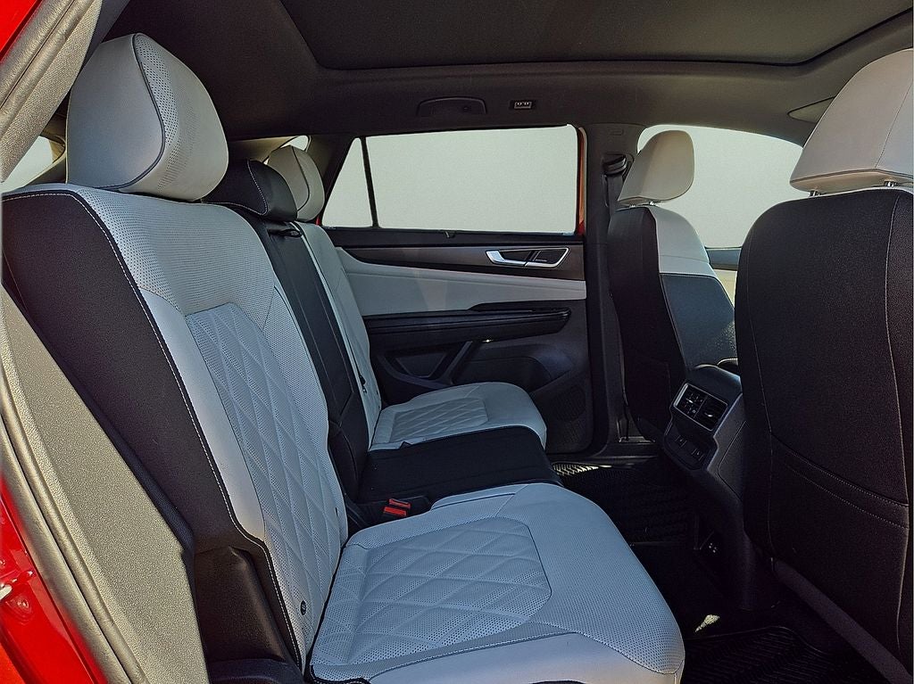 2025 Volkswagen Atlas Cross Sport 2.0T SEL Premium R-Line