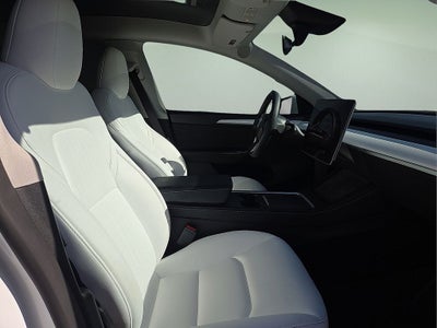 2025 Tesla Model Y Long Range