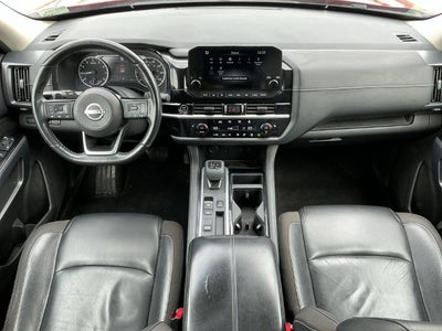 2023 Nissan Pathfinder SL