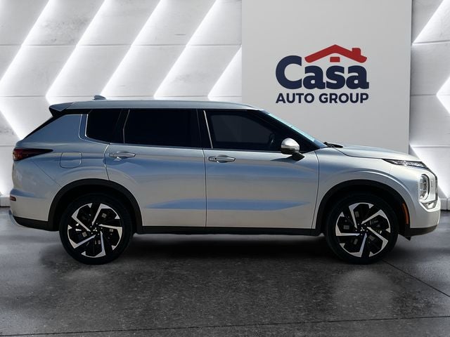 2023 Mitsubishi Outlander SE