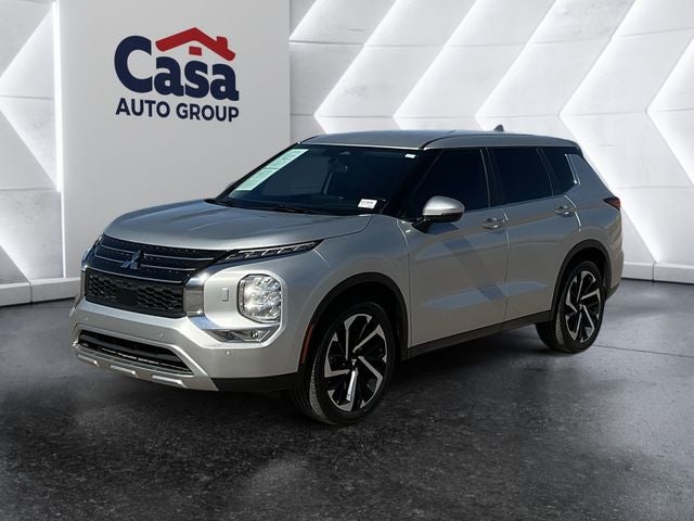 2023 Mitsubishi Outlander SE