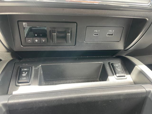 2024 Nissan Titan XD SV