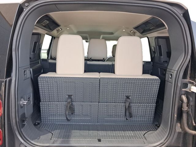 2020 Land Rover Defender 110 SE