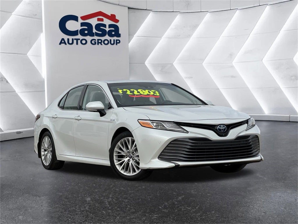 2020 Toyota Camry Hybrid XLE