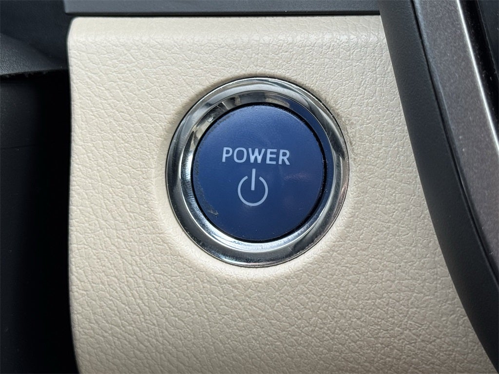 2020 Toyota Camry Hybrid XLE