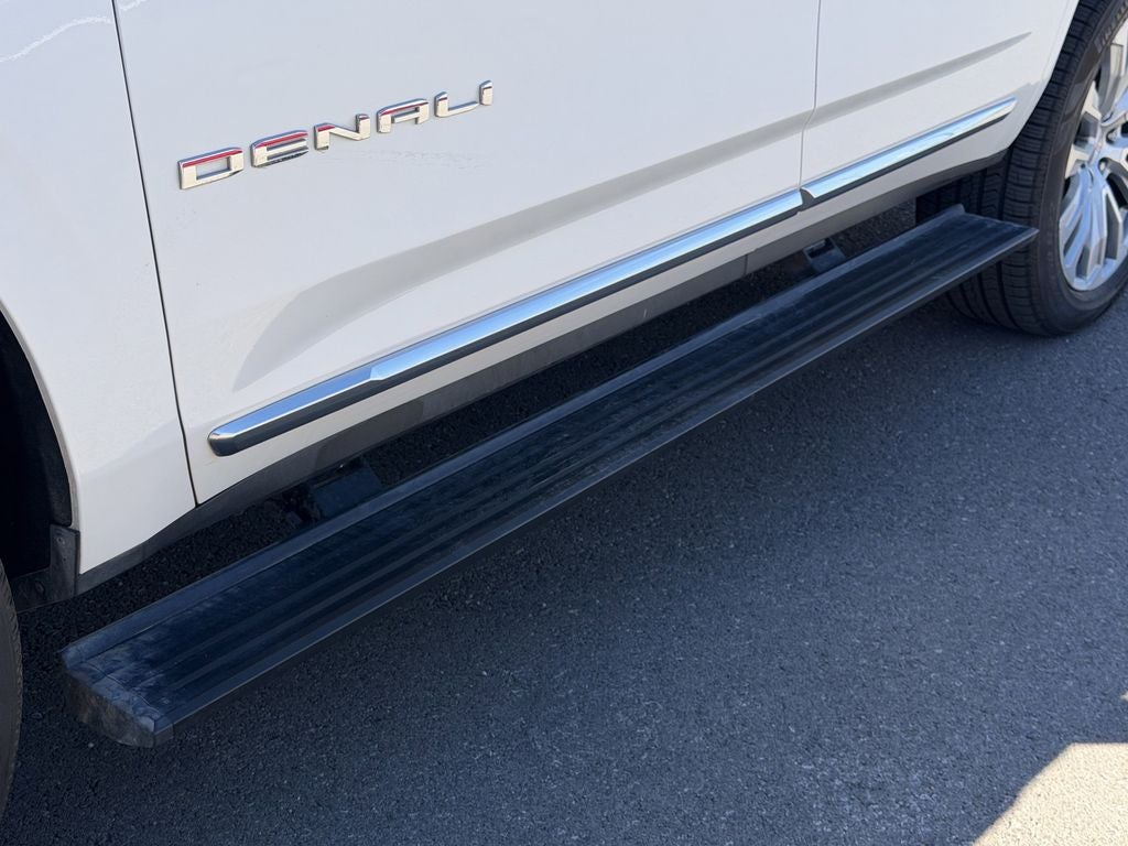 2022 GMC Yukon 4WD Denali