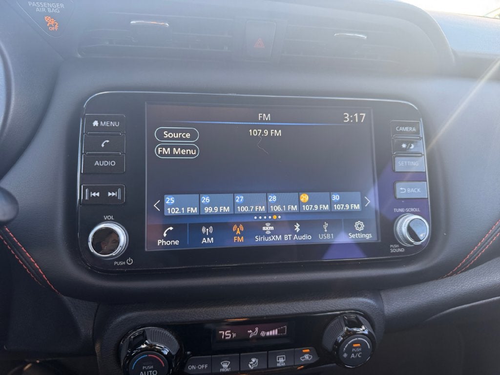 2024 Nissan Kicks SR Xtronic CVT