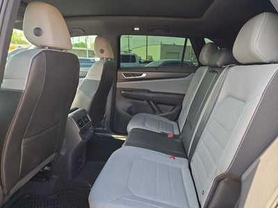 2024 Volkswagen Atlas Cross Sport 2.0T SEL R-Line