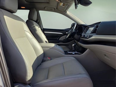 2019 Toyota Highlander SE