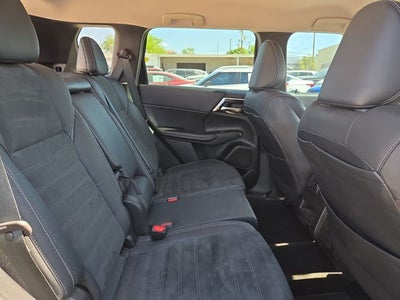 2022 Mitsubishi Outlander SE