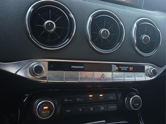 2022 Kia Stinger GT1