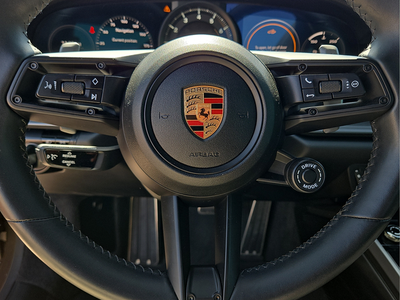 2020 Porsche 911 Carrera