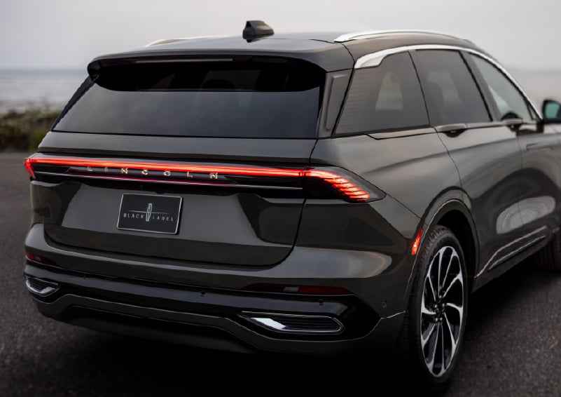 The rear of a 2025 Lincoln Black Label Nautilus® SUV displays full LED rear lighting. | Casa Lincoln in El Paso TX