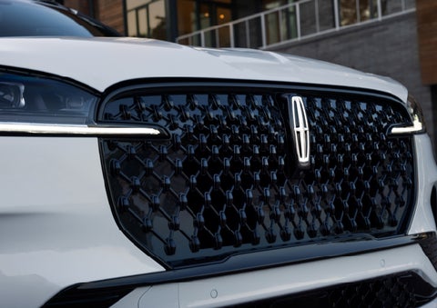 The front grille of a 2026 Lincoln Aviator® SUV is shown. | Casa Lincoln in El Paso TX