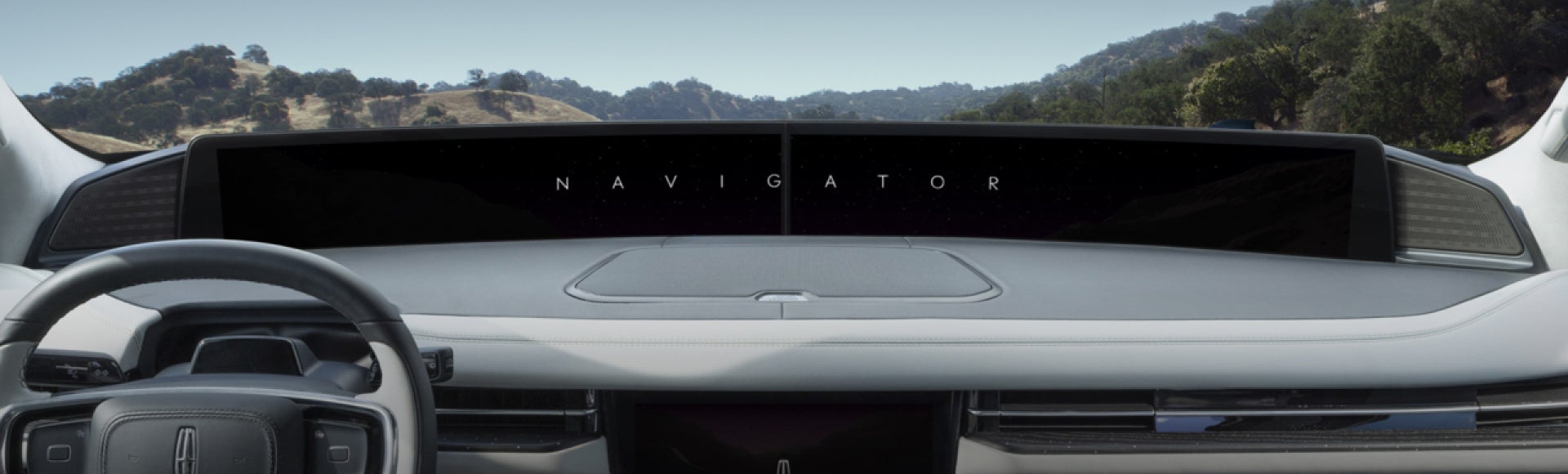 Front cabin of a Lincoln Navigator